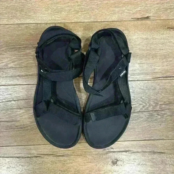 TEVA Men’s Sandals Size 12 in Great Condition - Picture 2 of 9